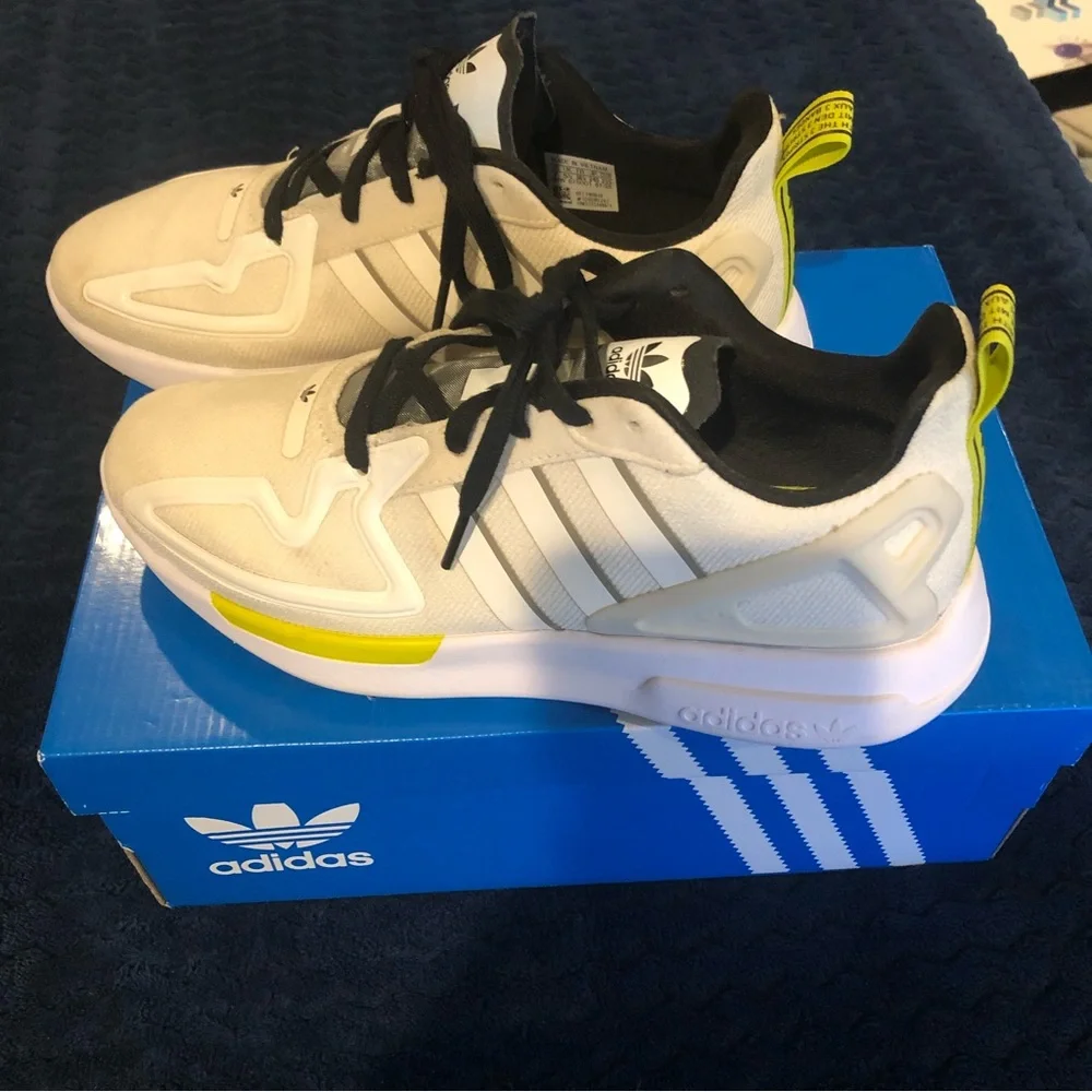 Adidas ZX 2K Flux size 7 white black grey like new - Picture 2 of 9
